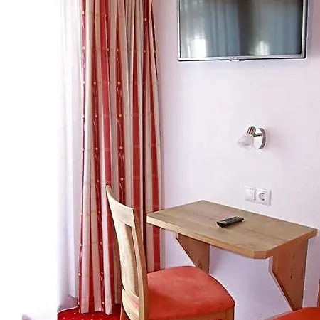 Hubert Fiegl Bed & Breakfast 3*