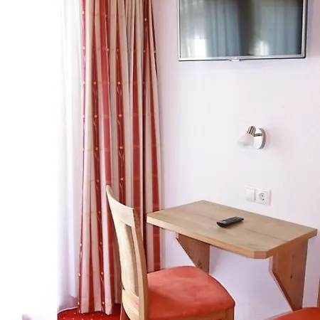 Hubert Fiegl 3* Зёльден